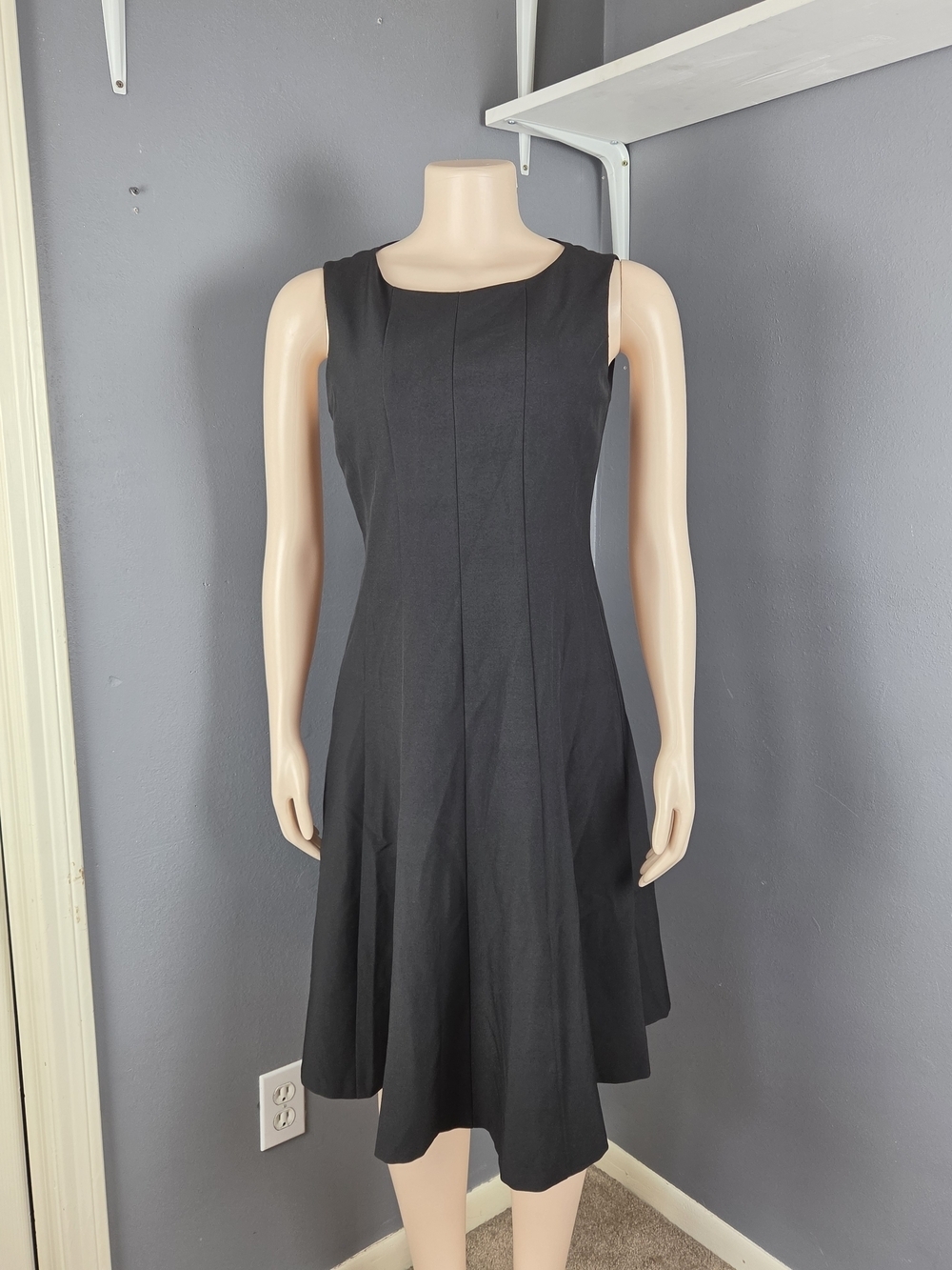 Classic Sleeveless Black Midi Dress